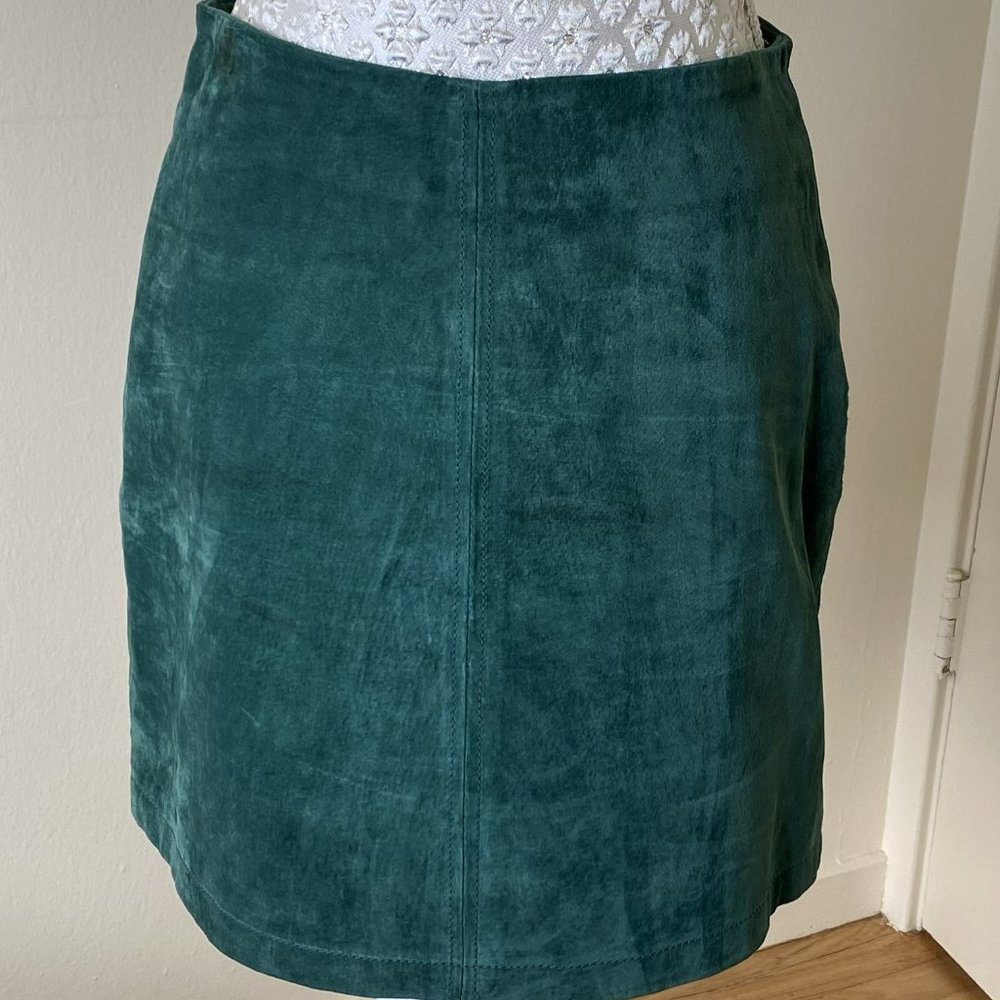Anthropologie suede skater skirt in emerald